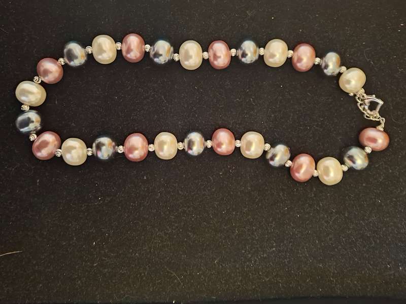 Pretty pink and white flaux pearl necklace