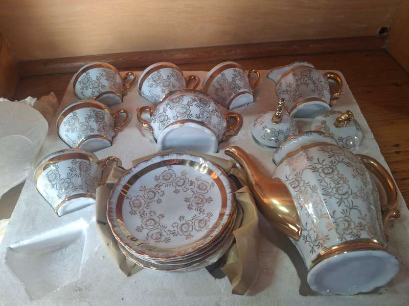 Nice whilte and gold procelain coffee set