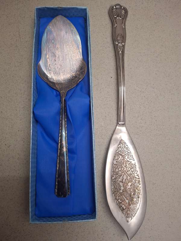 Vintage cake lifter and fish lifter