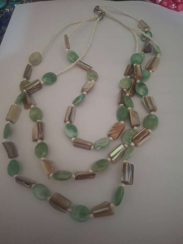 Nice three strand shell costume necklace