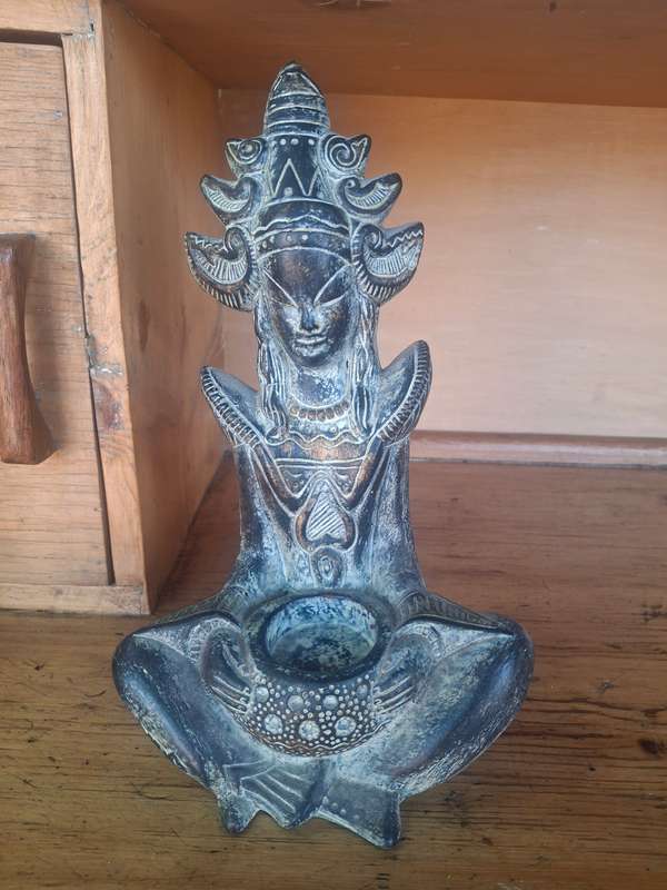 Thaibean goodess candle holder