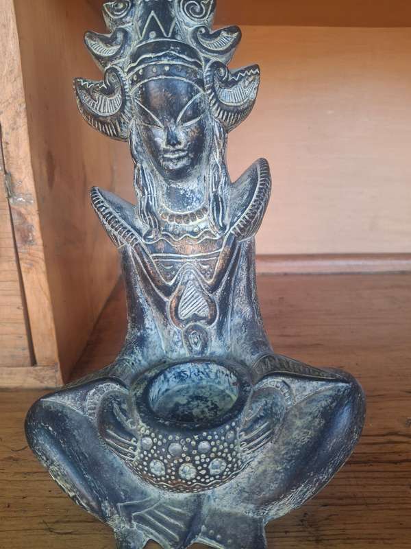 Thaibean goodess candle holder