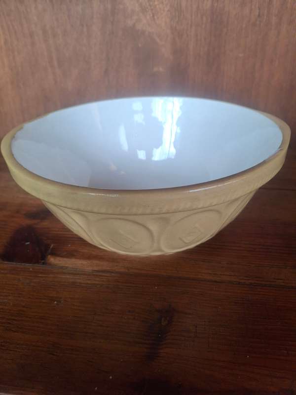 Small vintage grib stand bowl