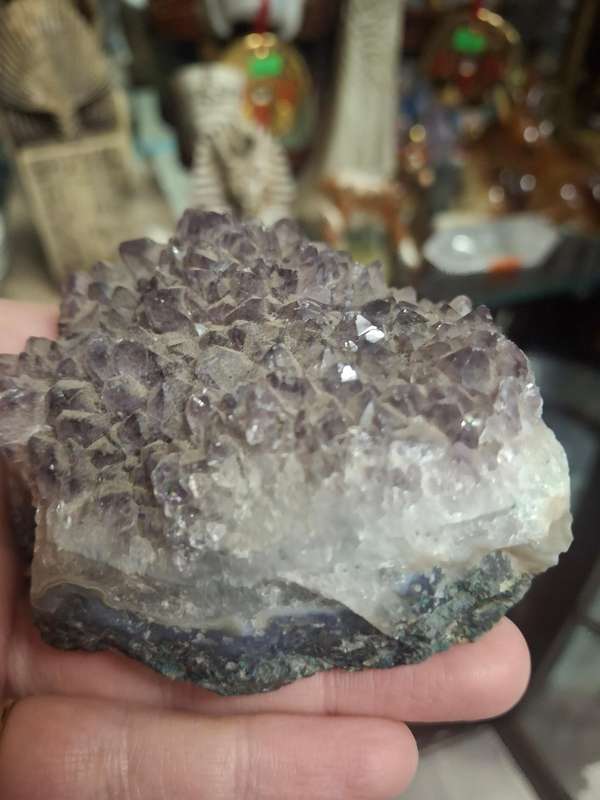 Amyesthest crystal