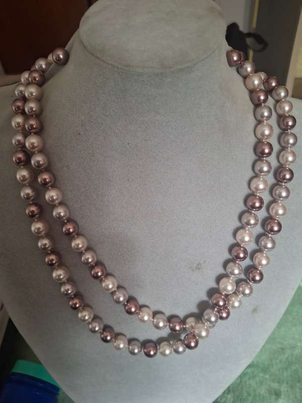 Long flaux necklace with earrings