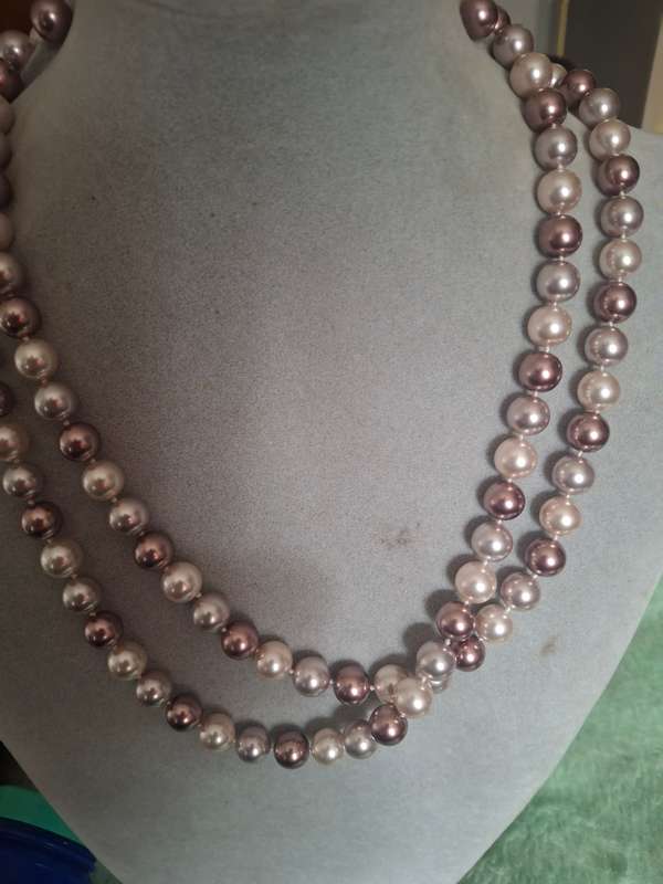 Long flaux necklace with earrings
