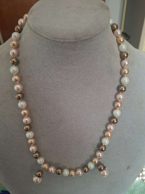 Shorter muliti colored flaux pearls