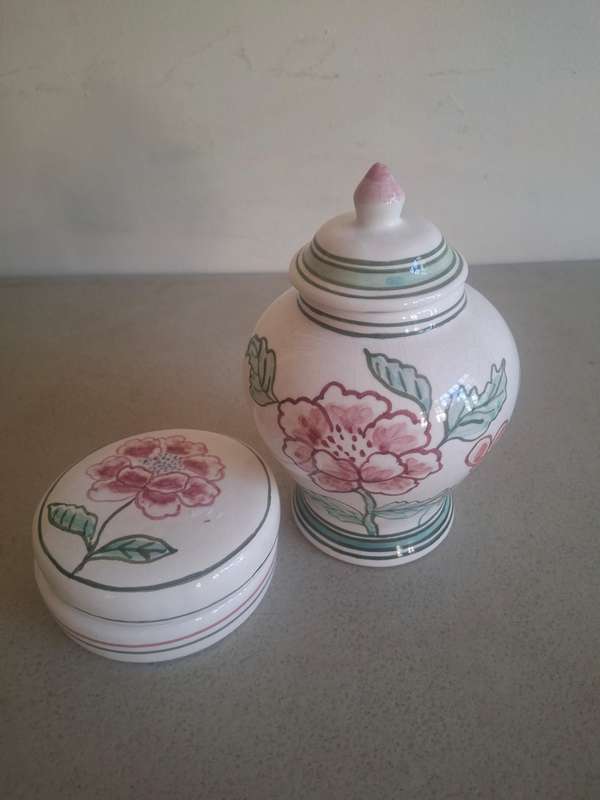 Floarl jar and trinket set