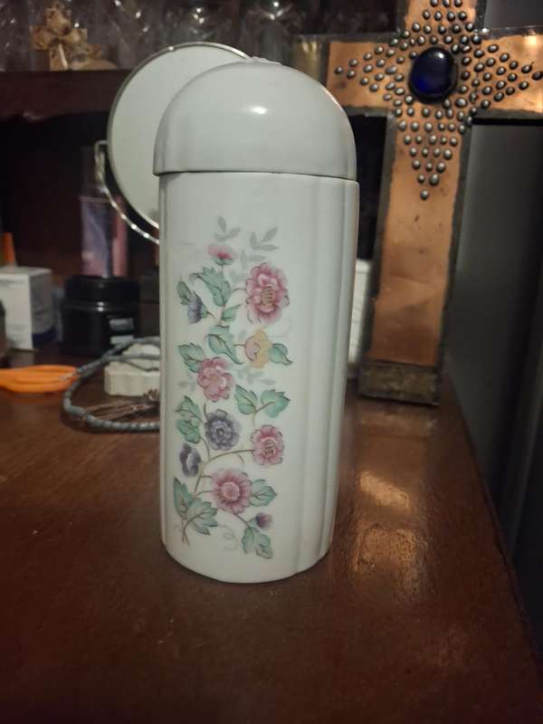 Made for elizabeth. Adren procelain powder holder