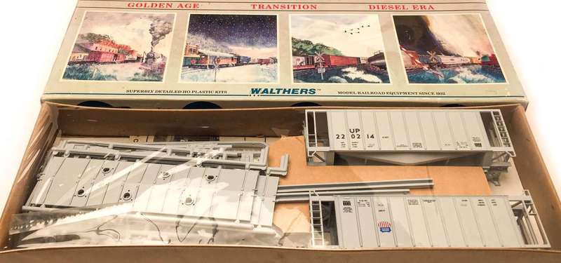 Union Pacific 84 Airslide Hopper Kit / Road Number #220214 / Walthers 932-4681 (HO)