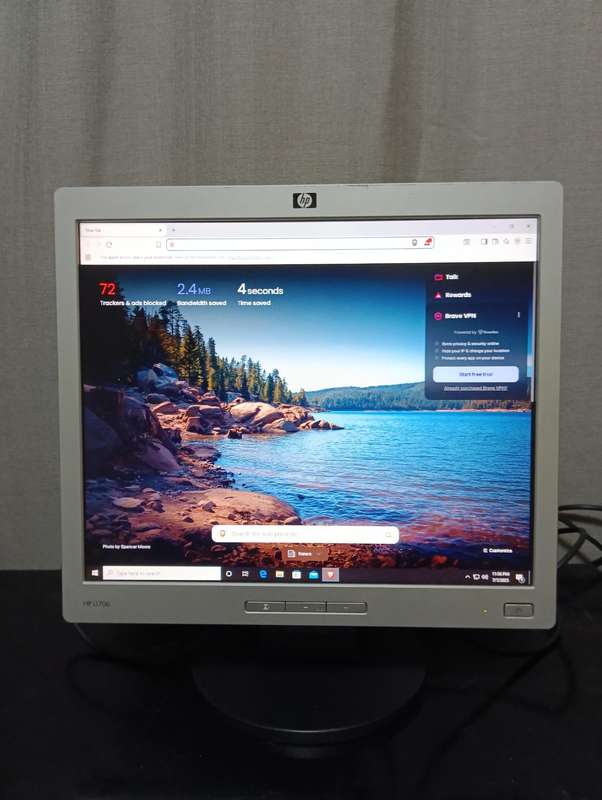 17" HP SCREENS - ONE BID FOR BOTH