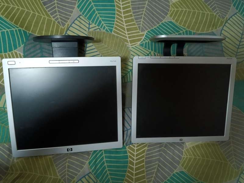 17" HP SCREENS - ONE BID FOR BOTH