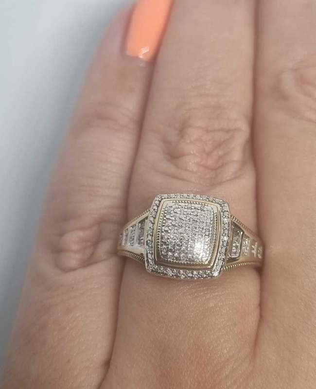 9ct Yellow and White Gold Diamond Ring