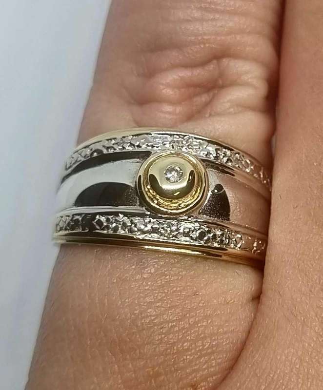 9ct White Gold Diamond Ring