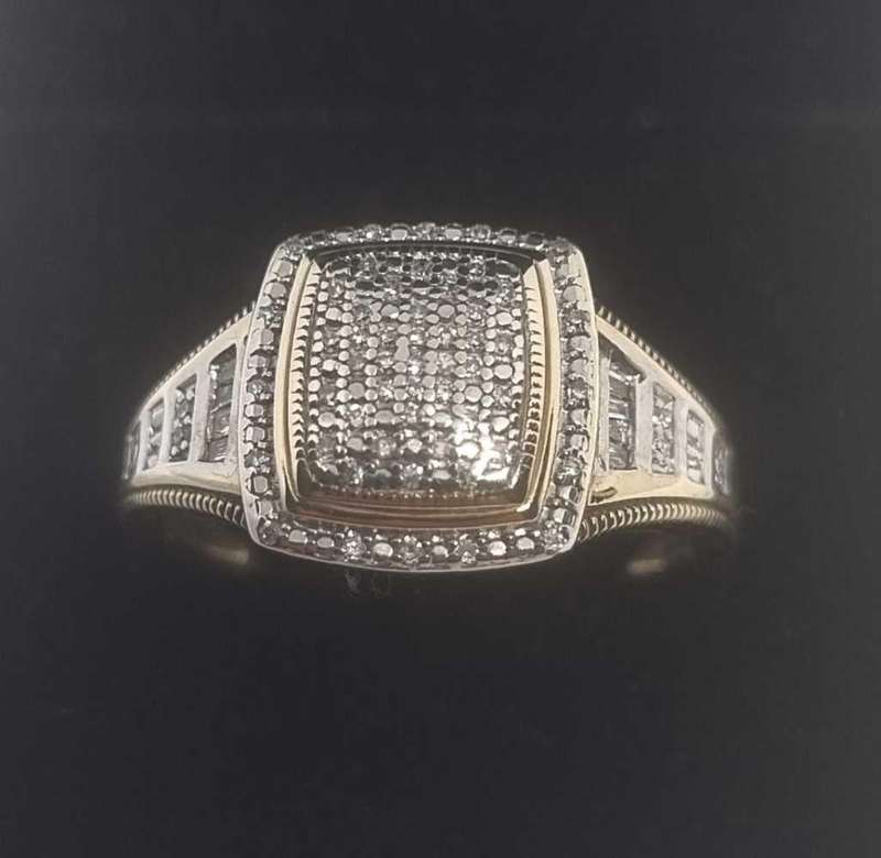 9ct Yellow and White Gold Diamond Ring
