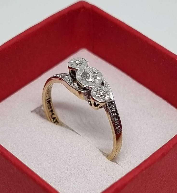 18ct Yellow and White Gold Diamond Ring