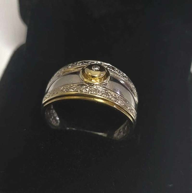 9ct Yellow and White Gold Diamond Ring