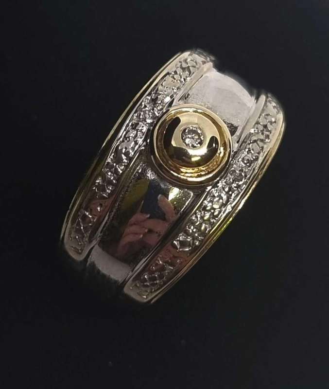 9ct Yellow and White Gold Diamond Ring
