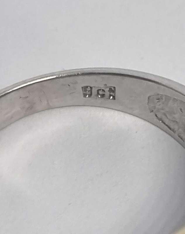 9ct Yellow and White Gold Diamond Ring