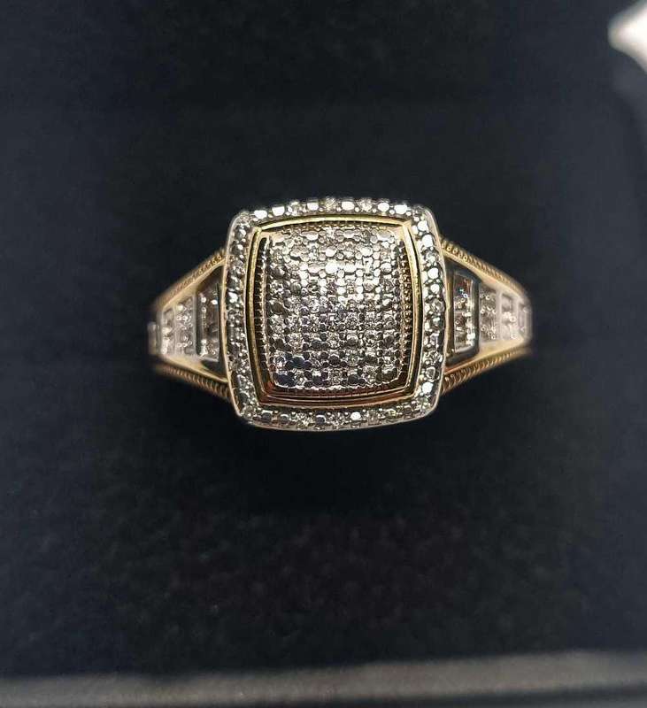 9ct Yellow Gold Diamond Ring