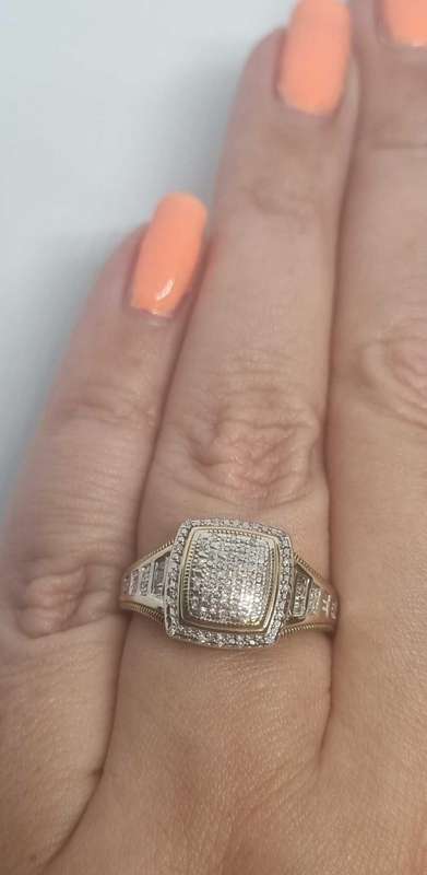 9ct Yellow and White Gold Diamond Ring