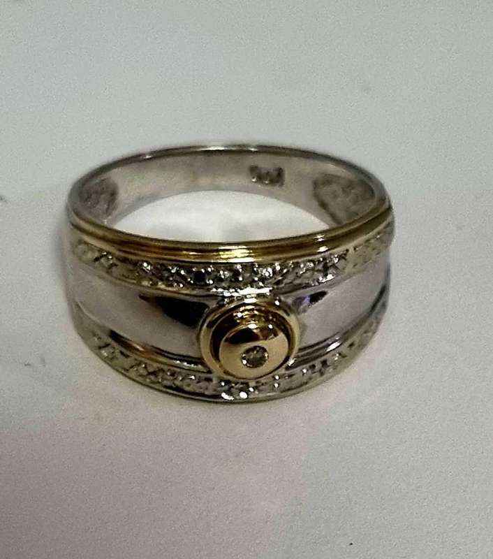 9ct Yellow and White Gold Diamond Ring