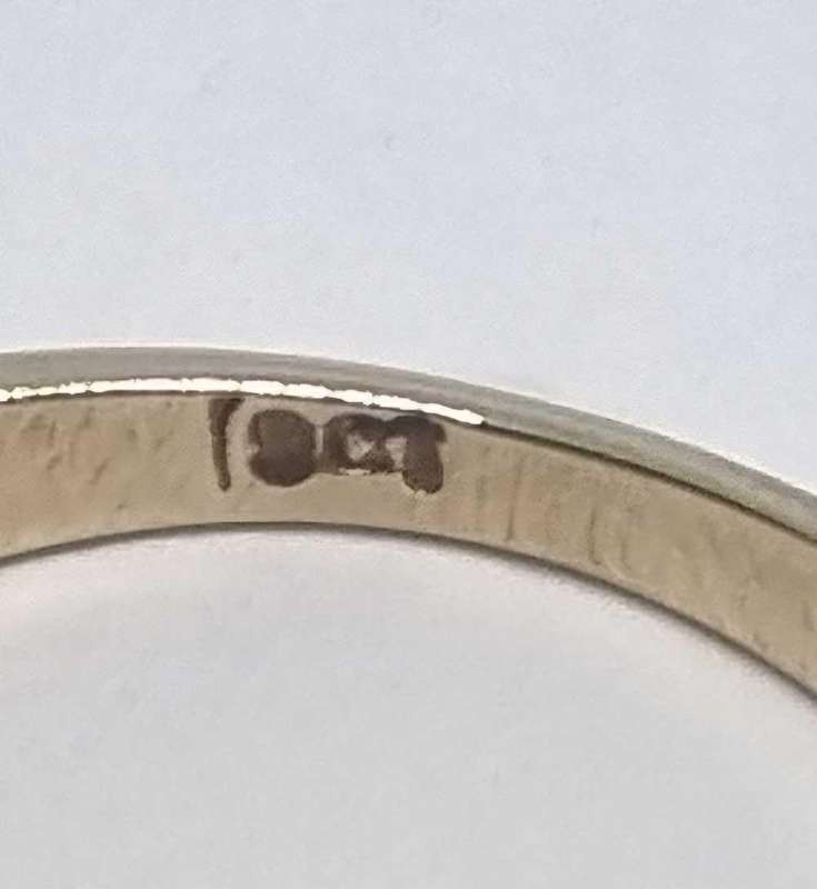 9ct Yellow and White Gold Diamond Ring
