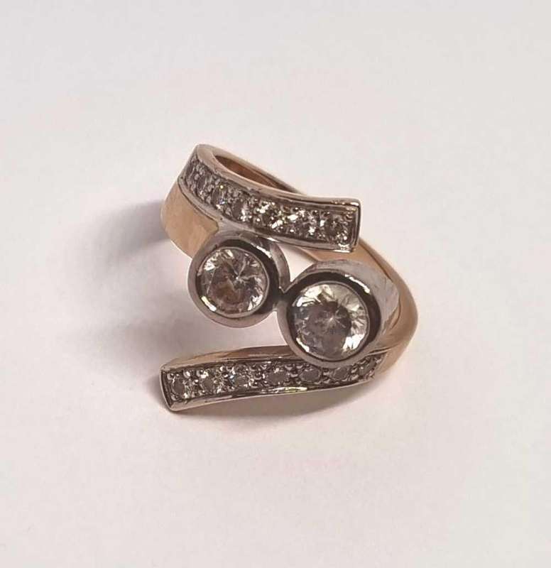 9ct Yellow and White Gold Diamond Ring