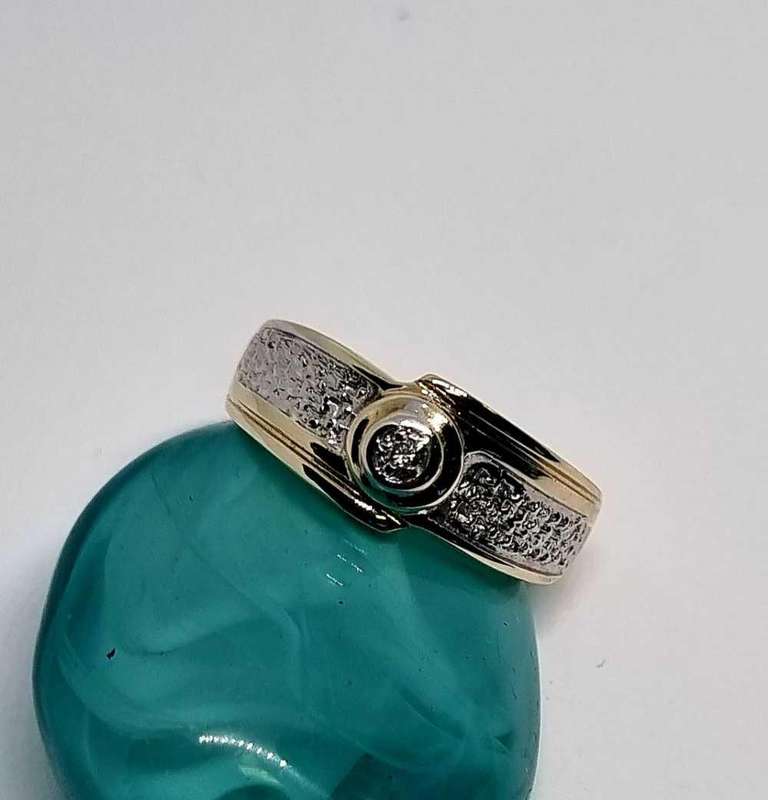 9ct Yellow and White Gold Diamond Ring