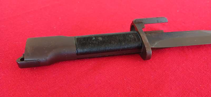 FN FAL (Type A) M1 Bayonet with Plastic Grip Scales  ( No SCABBARD )     """" IN TOP CONDITION  """"
