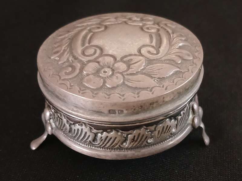 STERLING SILVER 1906 JEWELLERY BOX BIRMINGHAM ---- HALLMARKED  SEE PHOTO'S