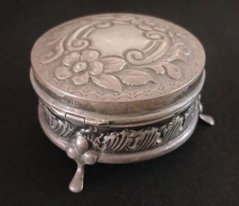 STERLING SILVER 1906 JEWELLERY BOX BIRMINGHAM ---- HALLMARKED  SEE PHOTO'S