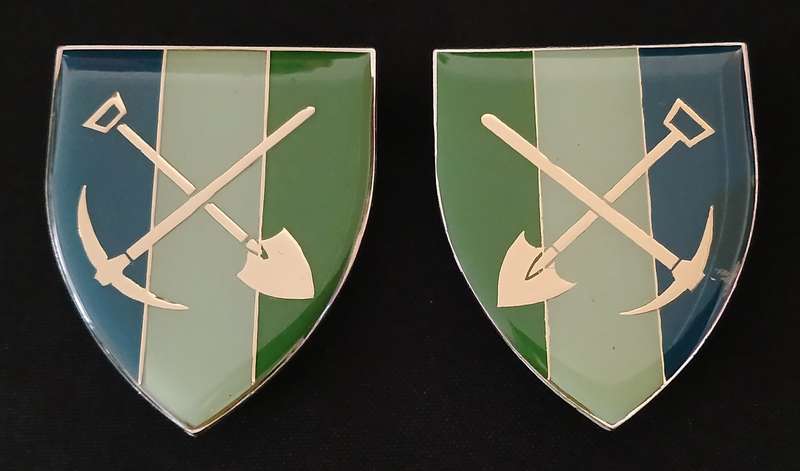 SADF NORTH WEST COMMAND SIGNAL UNIT SHOULDER FLASH PAIR               L55