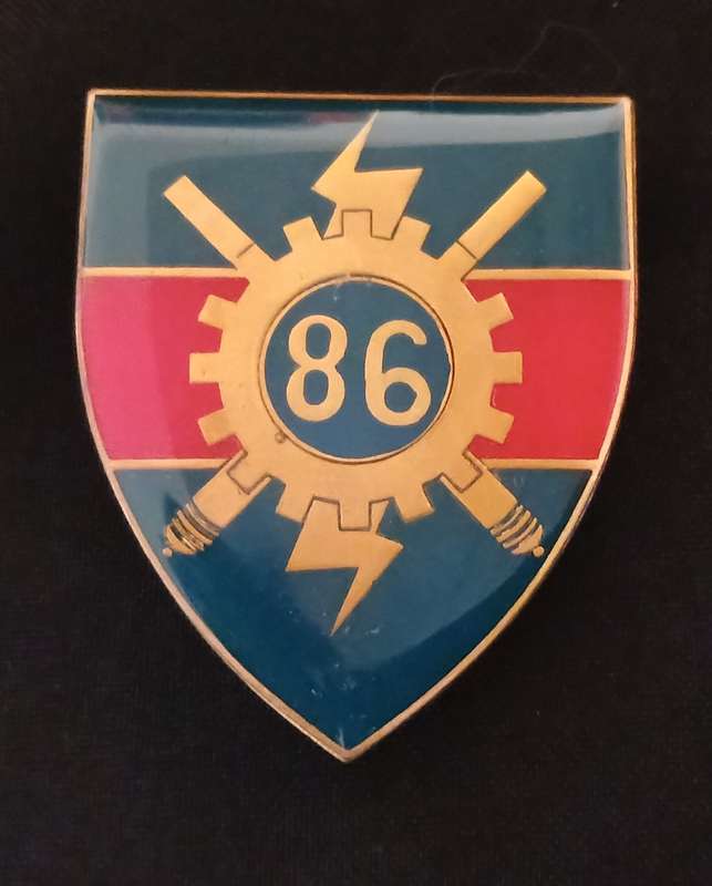 86 TECH STORES DEPOT SHOULDER FLASH    ( ONE PIN REPAIRED )                 L83