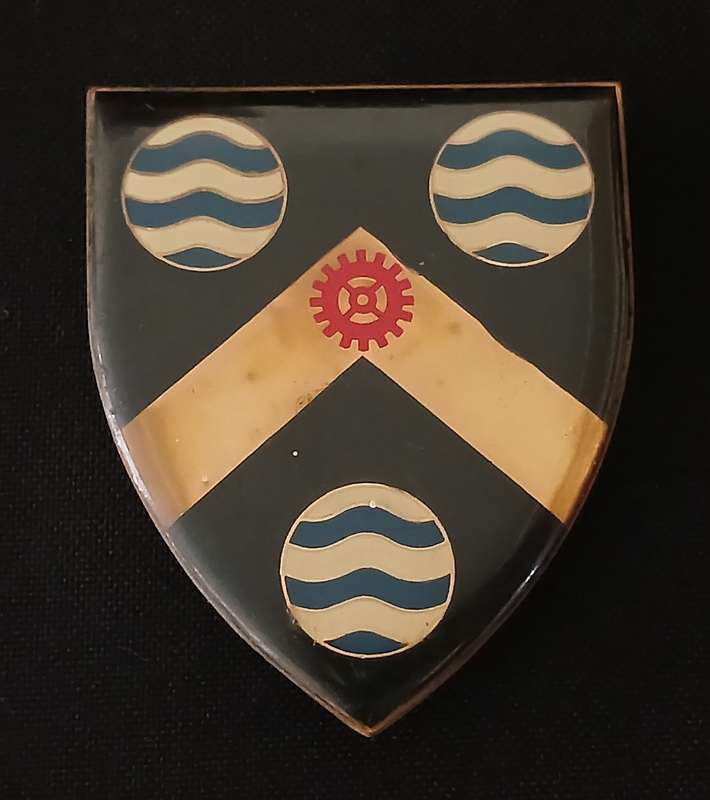 SADF SPRINGS COMMANDO SHOULDER FLASH     ( ONE PIN REPAIRED )                      L97