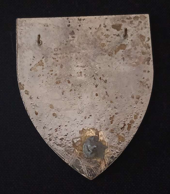SADF QUEENSTOWN COMMANDO SHOULDER FLASH     ( ONE PIN REPAIRED )                     L101