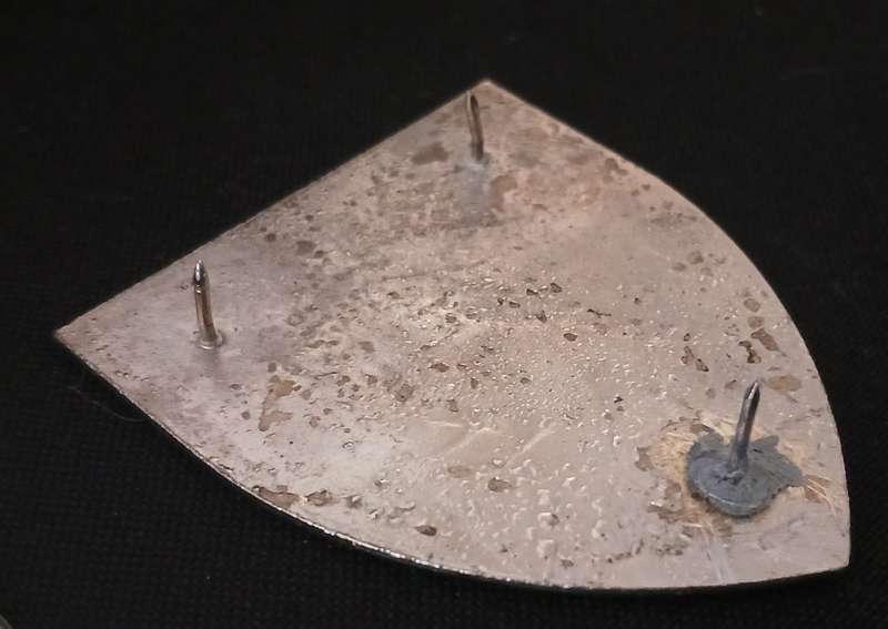 SADF QUEENSTOWN COMMANDO SHOULDER FLASH     ( ONE PIN REPAIRED )                     L101