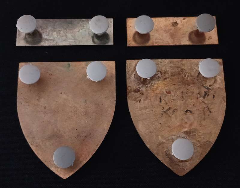 NORTHAM COMMANDO SHOULDER FLASHES WITH FAR NORTH COMMAND BARS ( ONE FLASH 3 PINS REPAIRED )  L118
