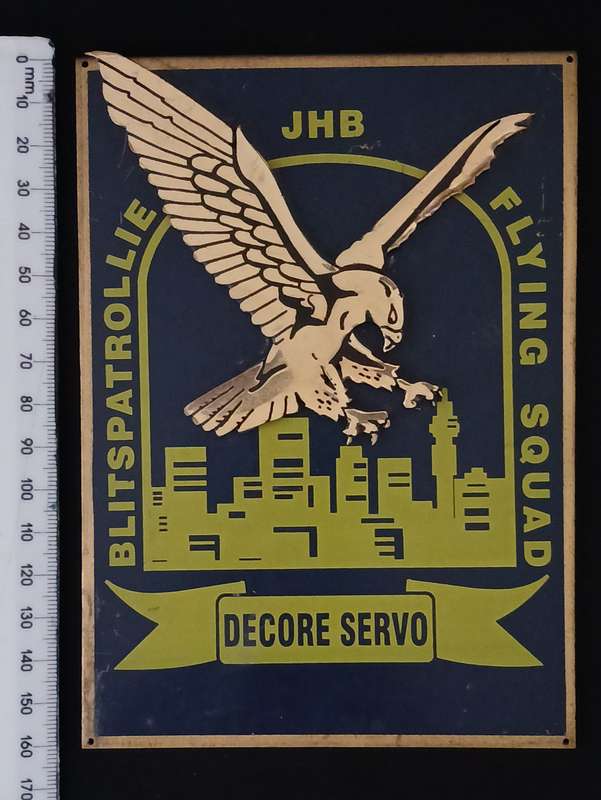 BLITSPATROLLIE / FLYING SQUAD JHB  " DECORE SERVO " BRASS AND ENAMEL PLAQUE     WEIGHT: 275 grams