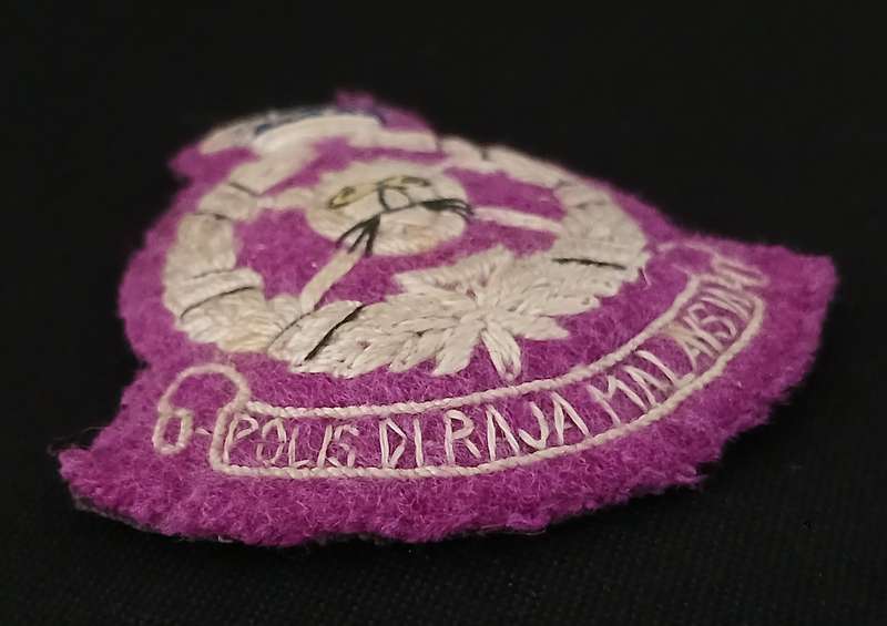MALAYSIA POLICE FORCE EMBROIDERED CAP BADGE                     L137