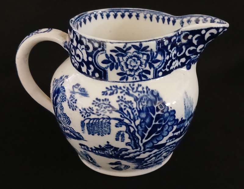 EARLY TGG MILK JUG BLUE AND WHITE MING