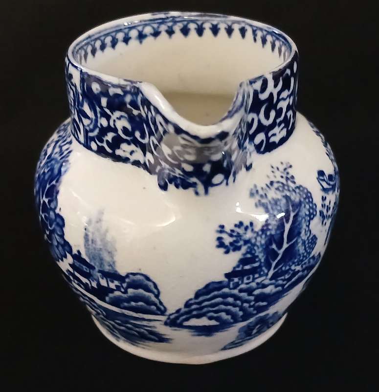 EARLY TGG MILK JUG BLUE AND WHITE MING