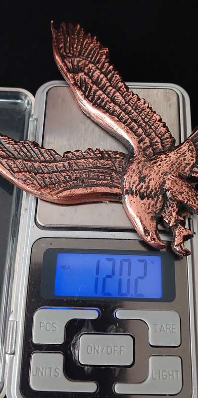 UNKNOWN METAL EAGLE BADGE " HEAVY "   ( NOTE ONE CLAW BROKEN OFF )                     LI42