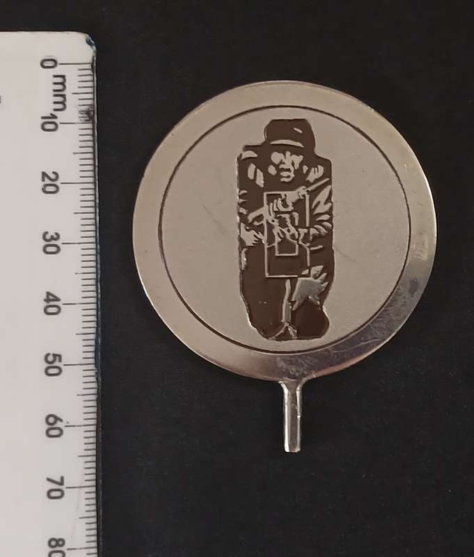 MILITARY GUN RANGE TARGET  BADGE                      L201
