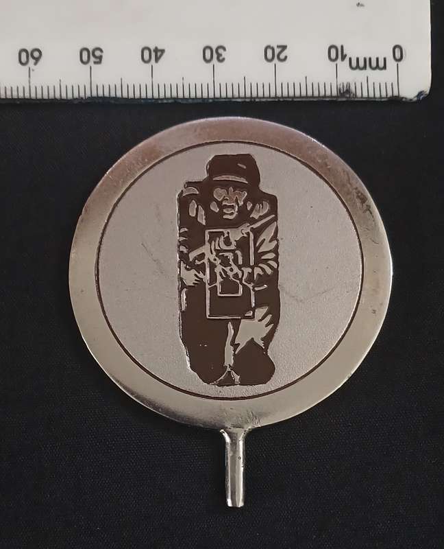 MILITARY GUN RANGE TARGET  BADGE                      L201