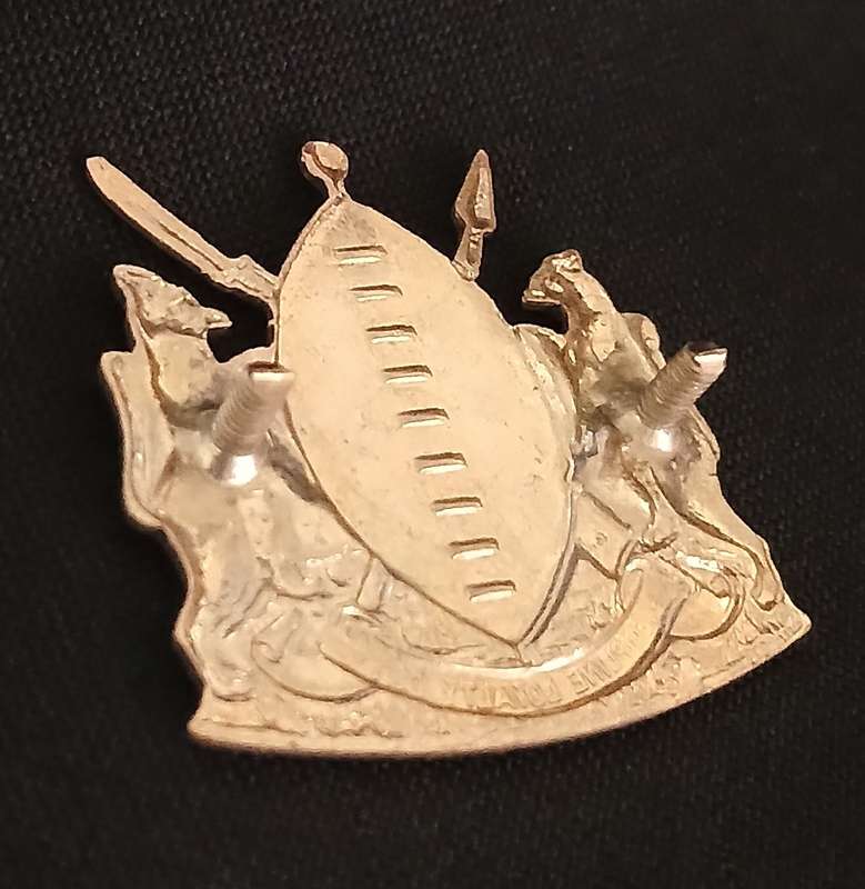 HOMELANDS - TRANSKEI DEFENCE FORCE GILDING CAP BADGE  "" SCARCE ""        P1