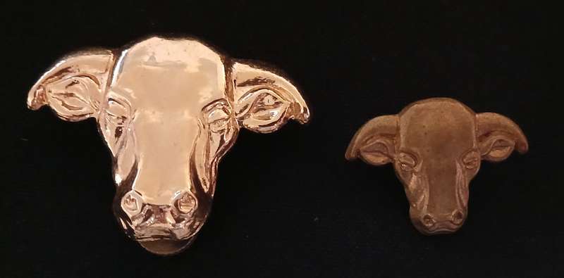 HOMELANDS  ---- TRANSKEI OFFICERS CAP AND COLLAR BADGE     " SCARCE "            P3