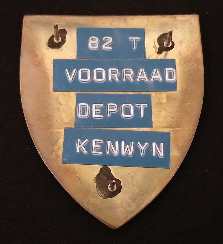 SADF --- 82 Technical Stores Depot Shoulder Flash  ( GOLD )          P30