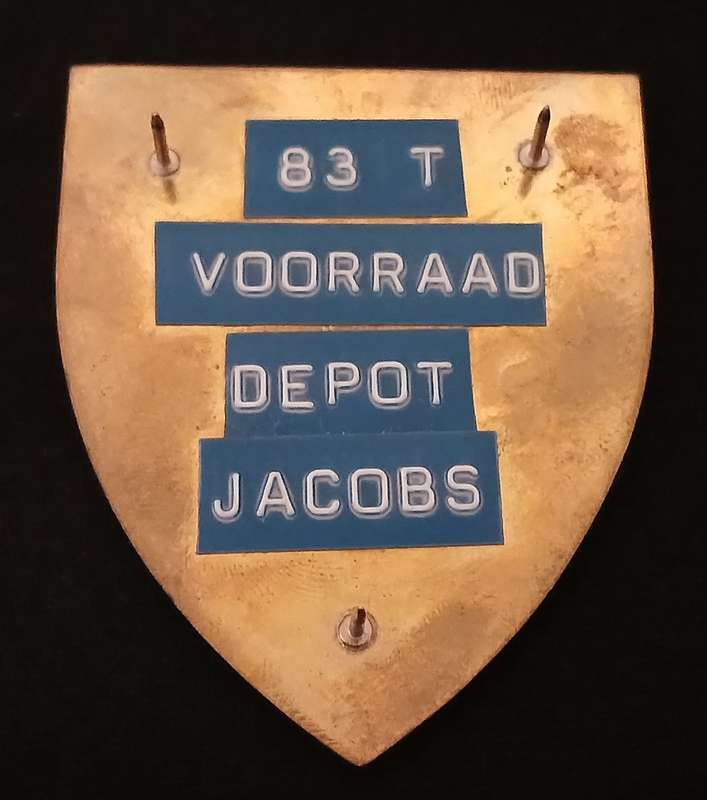 SADF --- 83 Technical Stores Depot Shoulder Flash ( GOLD )            P31