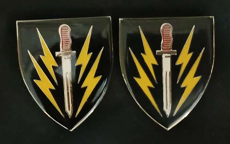 SADF 61 Mech Battalion Shoulder Flashes  ( All Pins )             R27